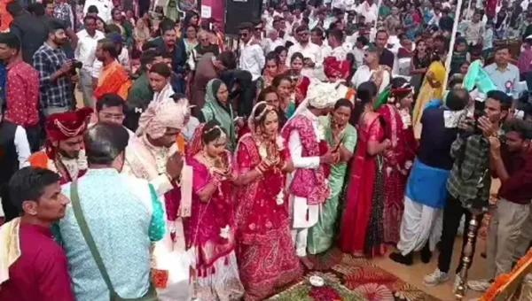 સાબરકાંઠા : રેવાસ ગામે 42 ગોળ આંજણા ચૌધરી સમાજના દ્વિતીય સમૂહ લગ્નમાં 57 નવયુગલોએ પ્રભુતામાં ડગલાં માંડ્યા…