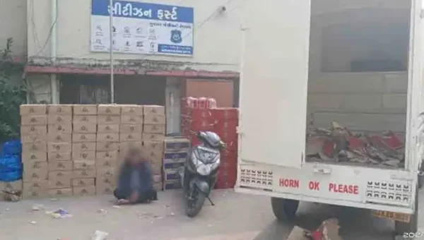 હાલોલ: સ્ટેટ મોનીટરીંગ સેલે વિદેશી દારૂના જથ્થા સાથે 12.45 લાખનો મુદ્દામાલ ઝડપી પાડ્યો