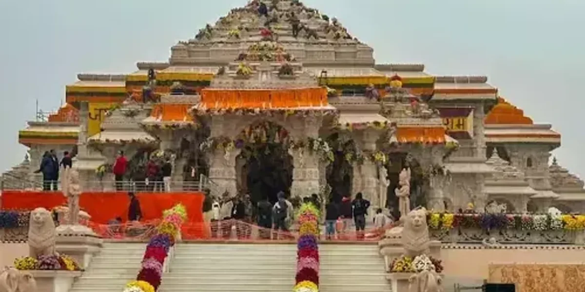 અયોધ્યામાં રામ મંદિરનું ઉદ્ઘાટન, પ્રાણ પ્રતિષ્ઠા દરમિયાન ગર્ભગૃહમાં પીએમ મોદી સહિત પાંચ લોકો હાજર રહેશે.