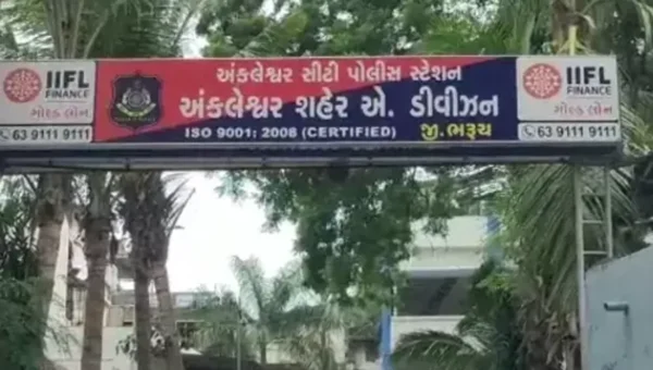 અંકલેશ્વર : પ્રોહિબિશનના ગુન્હામાં સંડોવાયેલ 2 ઇસમોની નવા દીવા ગામથી પોલીસે કરી ધરપકડ…