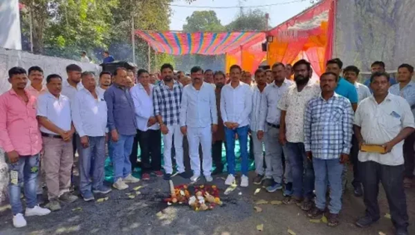 ભરૂચ : ઝઘડિયાના કદવાલી ગામને જોડતા ડામર રોડનું ધારાસભ્ય રીતેશ વસાવાના હસ્તે ખાતમુહુર્ત કરાયું…