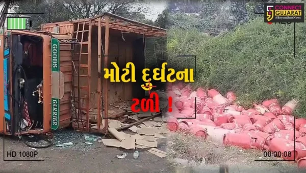 ભરૂચ: નેશનલ હાઇવે પર ગેસ સિલિન્ડર ભરેલો ટેમ્પો પલટી જતા દોડધામ