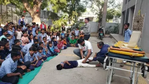 ખેડા : ડુમરાલ પ્રા. શાળા ખાતે “શાળા સલામતી સપ્તાહ” અંતર્ગત આપત્તિ વિષયો પર ડેમોન્સ્ટ્રેશન યોજાયું…