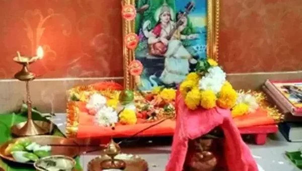 વસંત પંચમીના દિવસે પૂજા થાળીમાં આ વસ્તુઓ કરો સામેલ, માતા સરસ્વતી થશે પ્રસન્ન.
