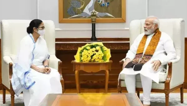 પશ્ચિમ બંગાળના મુખ્યમંત્રી મમતા બેનર્જી PM મોદીને મળ્યા, બતાવ્યું આ કારણ