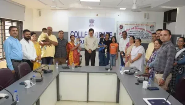 જામનગરના વિકાસગૃહમાં આશ્રિત ત્રણ બાળકોને મળ્યો પરિવાર