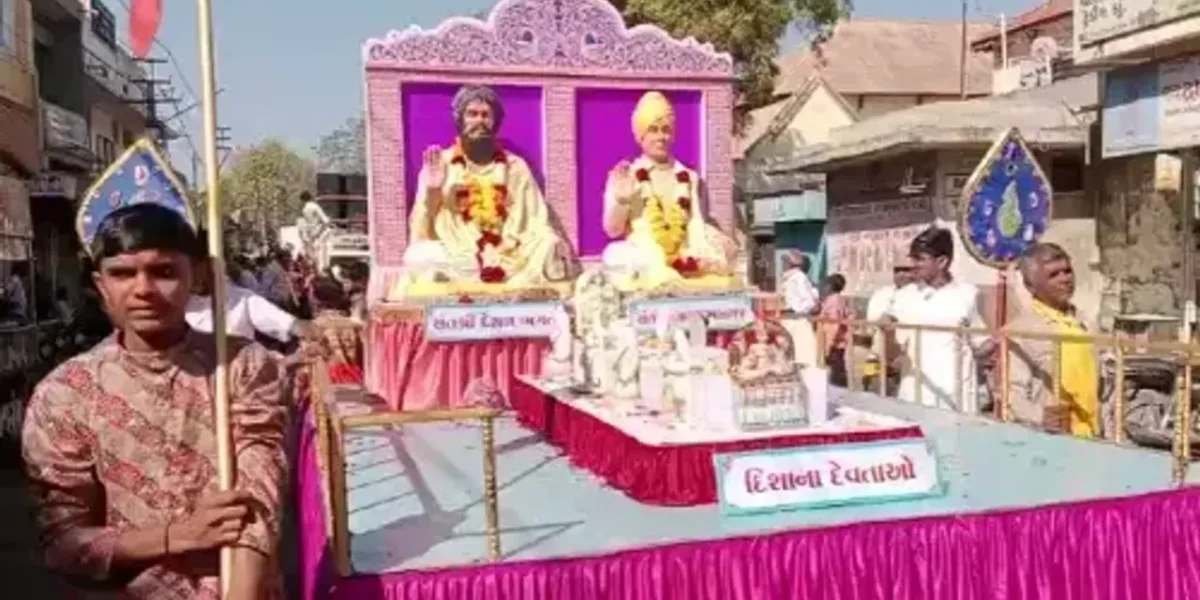 સુરેન્દ્રનગર: ધ્રાંગધ્રા સંત શ્રી દેશળ ભગતધામની પ્રાણ પ્રતિષ્ઠા મહોત્સવને લઈ શોભાયાત્રાનું આયોજન કરવામાં આવ્યું