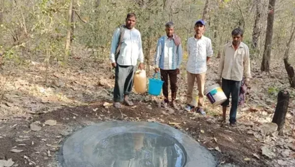 ડાંગ : ધોમધખતા ઉનાળામાં વન્યજીવોને પીવાનું પૂરતું પાણી મળે તે માટે વન વિભાગ દ્વારા પુણ્યકાર્ય કરાયું