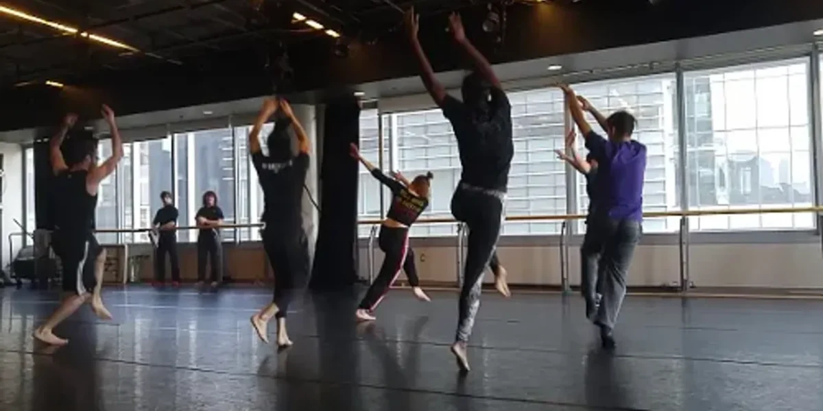 International Dance Day 2024 : મન મૂકીને કરો ડાંસ, વજન ઘટાડવાની સાથે તણાવ પણ થશે દૂર…