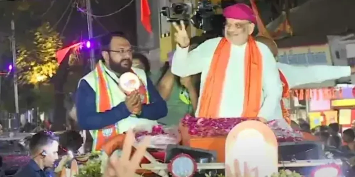 વડોદરામાં અમિત શાહનો મેગા શો: શાહનું રાસ ગરબા અને ફુગ્ગા છોડી સ્વાગત કરાયું