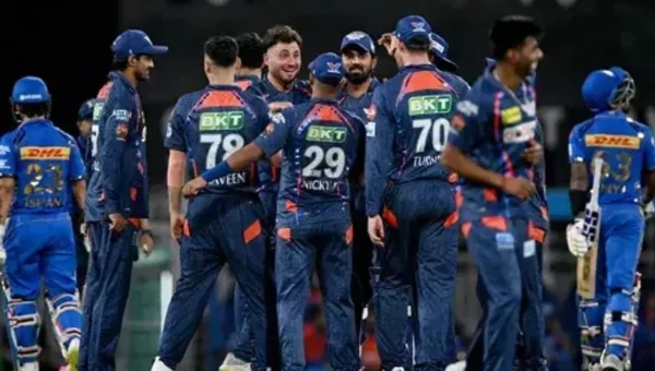 IPL: લખનઉએ મુંબઇને 4 વિકેટે હરાવ્યુ, LSG પોઇન્ટ ટેબલ પર ત્રીજા સ્થાને પહોંચ્યુ