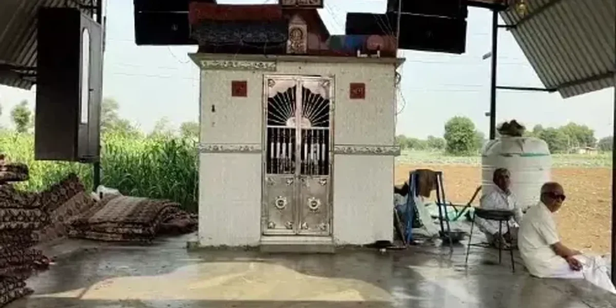 તસ્કરોનો મંદિરોમાં “હાથફેરો” : સાબરકાંઠા-પ્રાંતિજના મજરામાં તસ્કરોએ 2 મંદિરમાંથી રૂ. 4.56 લાખના મત્તાની ચોરી કરી…