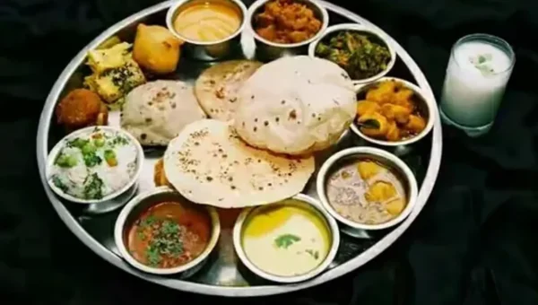 જમ્યા પછી તરત જ ભૂલથી પણ ન કરો આ 5 કામ, દિવસભર રહેશે નબળાઈ અને થાક.