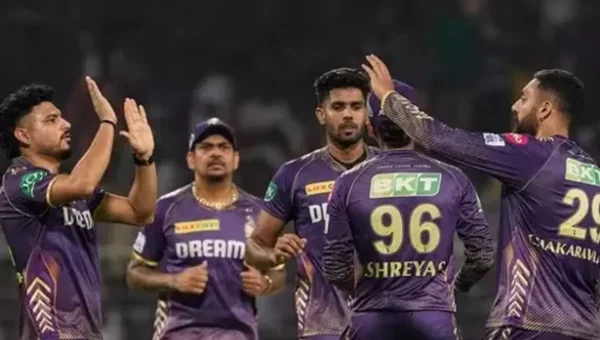 IPL: કલકત્તાએ મુંબઇ ઇન્ડિયન્સને હરાવ્યું, KKR પ્લેઓફમાં પહોંચનાર પ્રથમ ટીમ બની