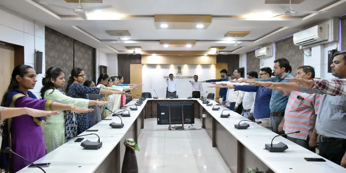 ભરૂચ: વિશ્વ રક્તદાતા દિવસ નિમિત્તે સરકારી અધિકારી-કર્મચારીઓએ અવશ્ય રક્તદાનના શપથ ગ્રહણ કર્યા