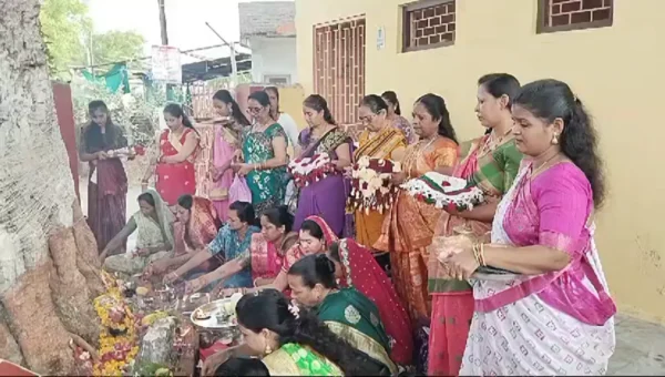 ભરૂચ: જંબુસરમાં વટ સાવિત્રી વ્રતની શ્રધ્ધાભેર ઉજવણી
