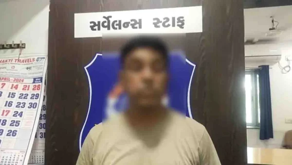 અંકલેશ્વર: GIDCના 500 કવાટર્સ વિસ્તારમાંથી વિદેશી દારૂના જથ્થા સાથે બુટલેગરની ધરપકડ
