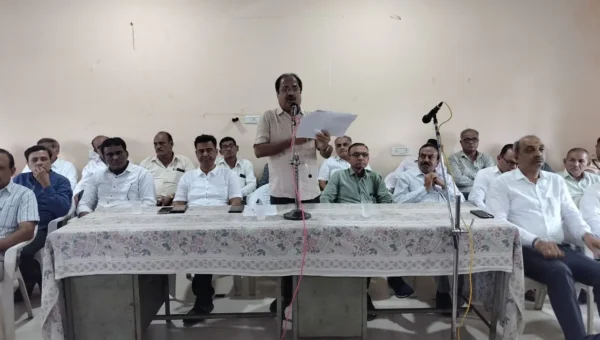 ભરૂચ : ગણેશ સુગર-વટારીયા ખાતે ગ્રામ પ્રતીનિધિઓ અને ખેડૂતો સાથે આગામી શેરડી પિલાણ સિઝન અંગે મિટિંગ યોજાય…
