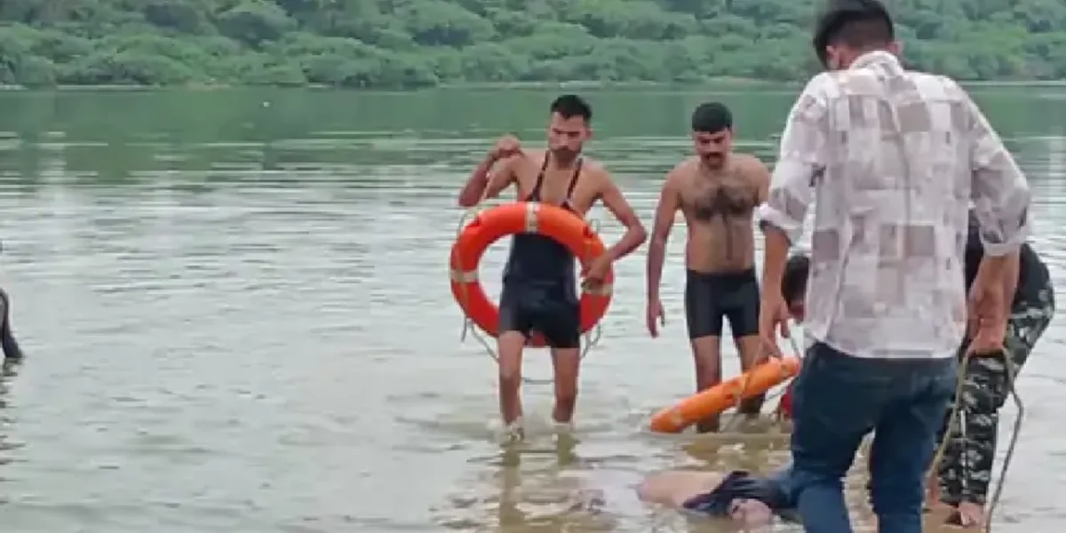 સાબરમતી નદીમાં દશામાની મૂર્તિ વિસર્જન દરમિયાન સર્જાય કરુણાંતિકા, 1 કિશોરી સહિત 3ના મોત