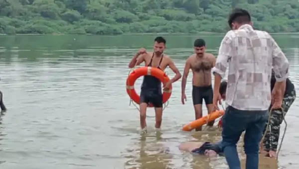 સાબરમતી નદીમાં દશામાની મૂર્તિ વિસર્જન દરમિયાન સર્જાય કરુણાંતિકા, 1 કિશોરી સહિત 3ના મોત