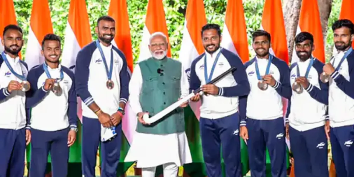 પેરિસ ઓલિમ્પિકના મેડલ વિજેતા રમતવીરો સાથે પ્રધાનમંત્રી એ કરી મુલાકાત