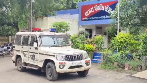 ભરૂચ: વાગરામાં શંકાસ્પદ ભંગારના જથ્થા સાથે બે ઈસમો ઝડપાયા, પોલીસે રૂપિયા 5.48 લાખનો મુદ્દામાલ જપ્ત કર્યો