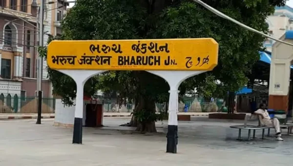 ભરૂચ: ટ્રેનમાં નિંદ્રાધીન મહિલાના મોબાઇલની ચોરી, રેલવે પોલીસે તપાસ શરૂ કરી