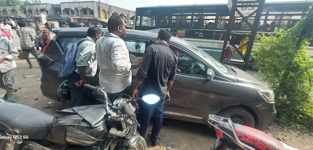 અંકલેશ્વર: મહાવીર ટર્નિંગ નજીક બેકાબુ કારચાલકે બાઈક અને મોપેડ ચાલકને ઉડાડયા, બન્ને સારવાર હેઠળ