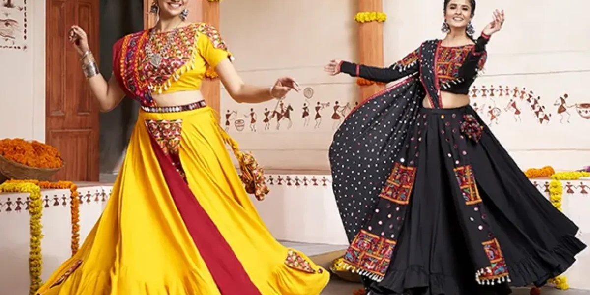 નવરાત્રિમાં ક્લાસિક સ્ટાઇલિશ આઉટફિટ્સ પહેરો, લુક દરેકને પ્રભાવિત કરશે