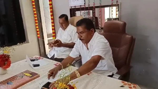 ભરૂચ: ભારત આદિવાસી સંવિધાન સેના રાજભા ગઢવીની ધરપકડની માંગ, આદિવાસીઓ અંગે આપ્યું હતું વિવાદિત નિવેદન