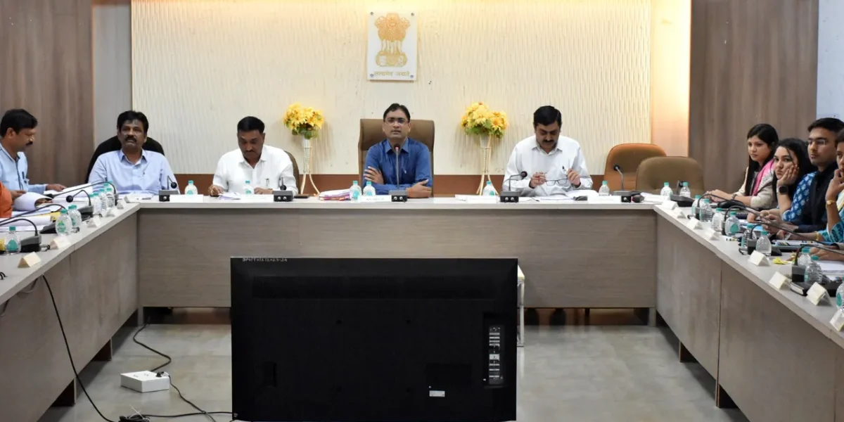 ભરૂચ: કલેકટર તુષાર સુમેરાની અધ્યક્ષતામાં સંકલન અને ફરિયાદ સમિતિની યોજાય બેઠક