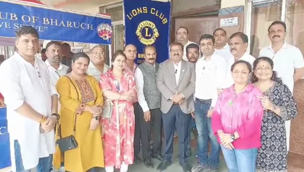 ભરૂચ : લાયન્સ ક્લબ દ્વારા ગાંધી જયંતિ નિમિત્તે સફાઈ અભિયાન સહિત વિવિધ સેવાકીય કાર્યક્રમો યોજાયા.