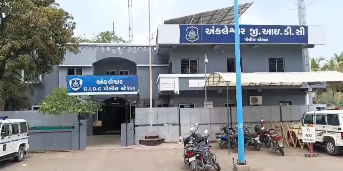 અંકલેશ્વર: GIDCમાં નિર્માણાધીન બિલ્ડીંગના ત્રીજા માળેથી સળિયો પડતા નીચે કામ કરી રહેલ શ્રમિકનું મોત