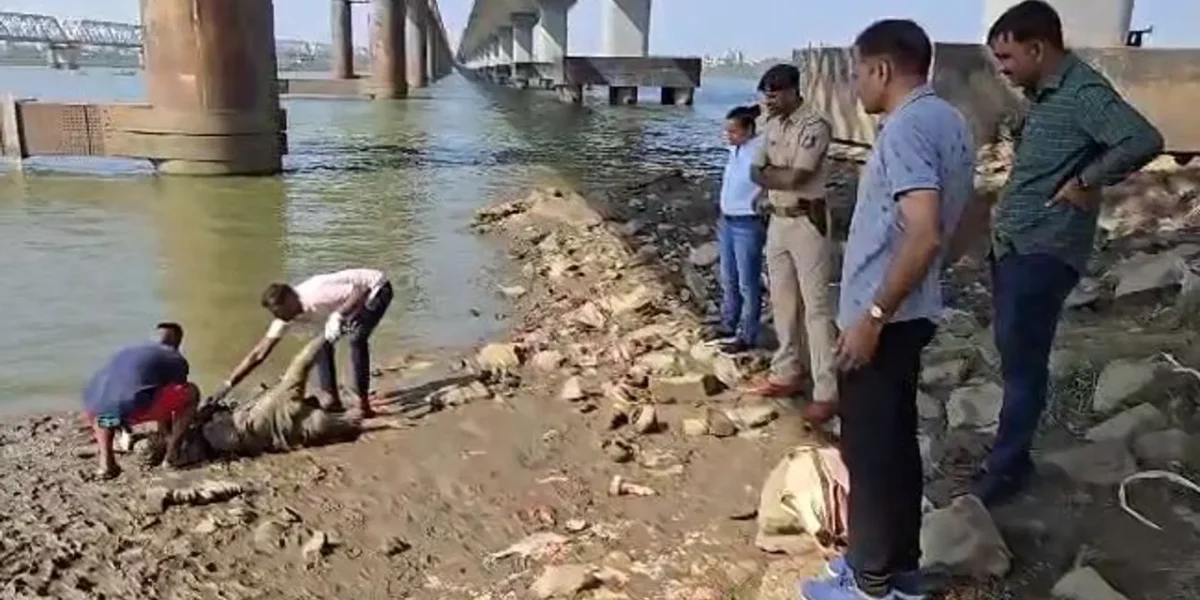અંકલેશ્વર : નર્મદા મૈયા બ્રિજ નજીકથી વિકૃત હાલતમાં અજાણ્યા વ્યક્તિનો મૃતદેહ મળી આવ્યો, પોલીસે વધુ તપાસ હાથ ધરી