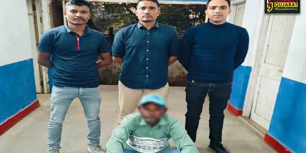 ભરૂચ:પેરોલ ફર્લો સ્કોર્ડની ટીમે વલસાડ પોલીસના પ્રોહીબિશનના ગુનામાં ફરાર આરોપીની કરી ધરપડક