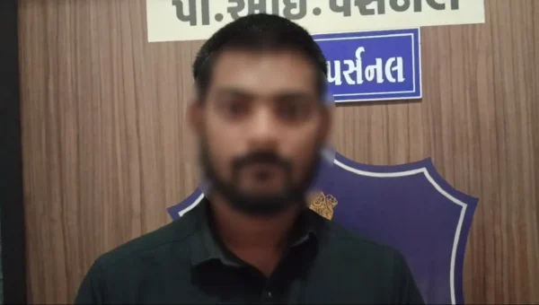 અંકલેશ્વર: GIDC પોલીસે ફરાર બુટલેગરની કરી ધરપકડ, રૂ.19 લાખનો દારૂ ભરેલ ગોડાઉન ઝડપાયું હતુ