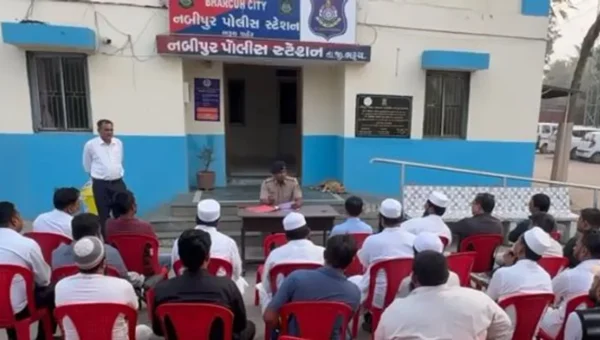 ભરૂચ : 31stને લઇ નબીપુર પોલીસ મથકે હોટલ માલિકો-સંચાલકો સાથે પોલીસે બેઠક યોજી, સાવચેતીના પગલાં લેવા અનુરોધ કરાયો…