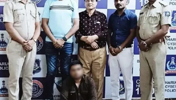 ભરૂચમાં મહિલા રાજકીય અગ્રણીના ફોટા વાઇરલ કરી બદનામ કરતા બોગસ MLAની ધરપકડ
