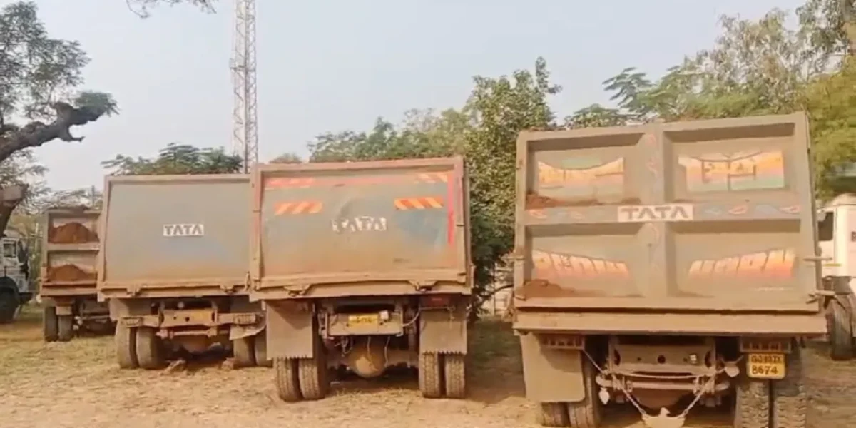 ભરૂચ: વાગરા-ચોલાદ ગામે ગેરકાયદે માટી ખનન તેમજ ભેરસમ-સાયખાં માર્ગ પરથી માટી વહન ઝડપાયું, રૂ. 4 કરોડનો મુદ્દામાલ જપ્ત