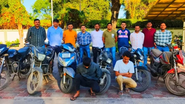 ભરૂચ: રૂપિયાની જરૂરિયાત સંતોષવા ચોરીના રવાડે ચઢેલ વિદ્યાર્થી અને તેના મિત્રની ક્રાઇમ બ્રાન્ચે કરી ધરપકડ