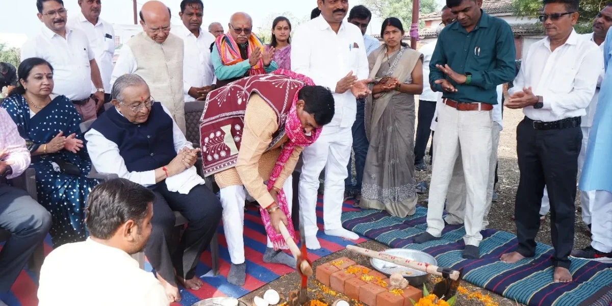 ભરૂચ: નેત્રંગના ચાસવડ ખાતે કસ્તુરબા આશ્રમ શાળાનું શિક્ષણ પ્રધાન ડૉ.કુબેરભાઈ ડિંડોરના હસ્તે ખાતમુર્હુત