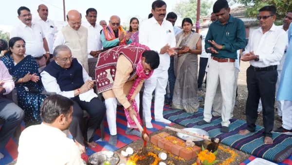 ભરૂચ: નેત્રંગના ચાસવડ ખાતે કસ્તુરબા આશ્રમ શાળાનું શિક્ષણ પ્રધાન ડૉ.કુબેરભાઈ ડિંડોરના હસ્તે ખાતમુર્હુત