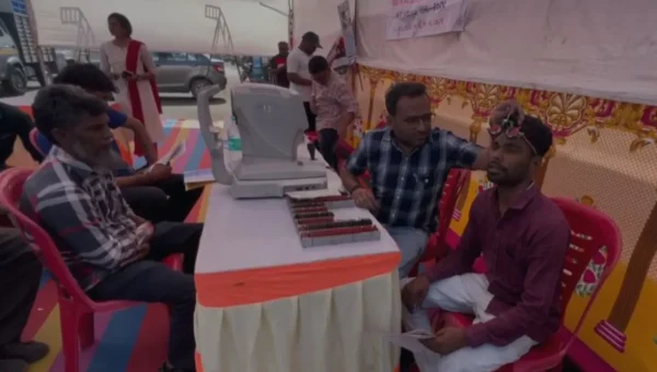 ભરૂચ : માંડવા ટોલ નાકા ખાતે વાહનચાલકો માટે આંખ તપાસણી કેમ્પ યોજાયો, વાહન ચાલકોને ચશ્મા-દવાનું વિતરણ કરાયું