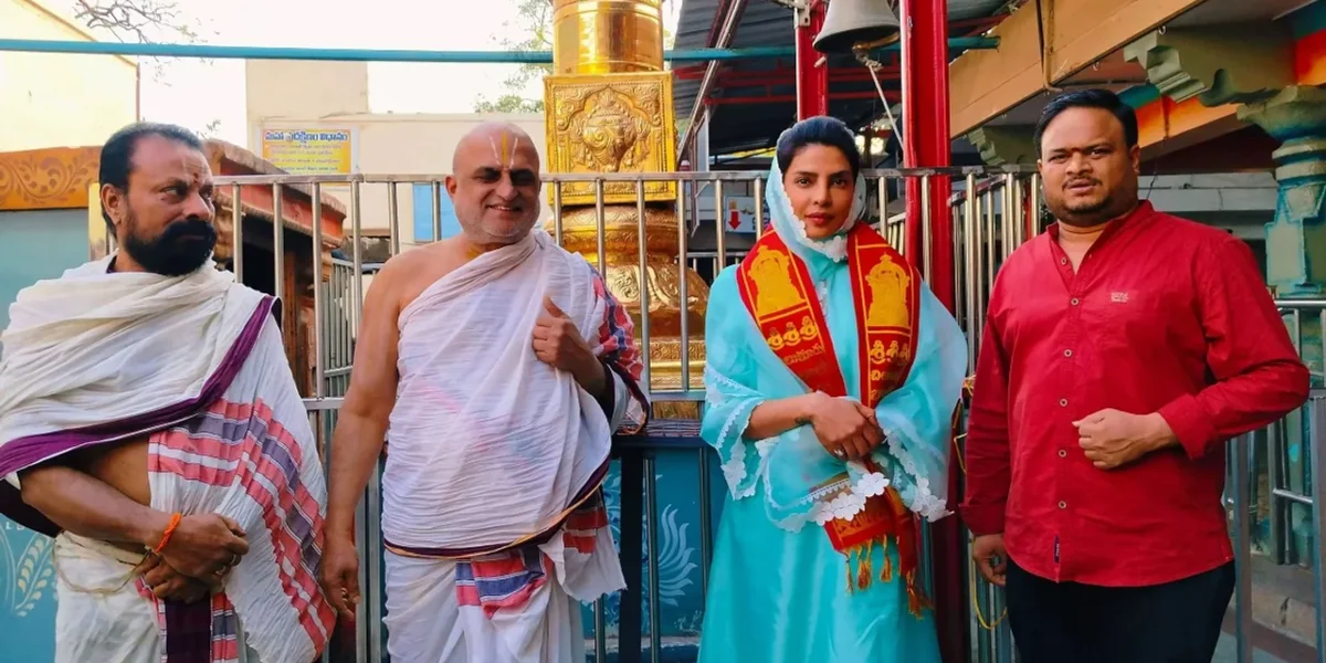 પ્રિયંકા ચોપરાએ હૈદરાબાદના બાલાજી મંદિરની લીધી મુલાકાત, કહ્યું નવા અધ્યાયની શરૂઆત