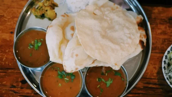 ખોરાક ખાવાનો યોગ્ય સમય અને રીત શું છે? નિષ્ણાતો પાસેથી શીખો