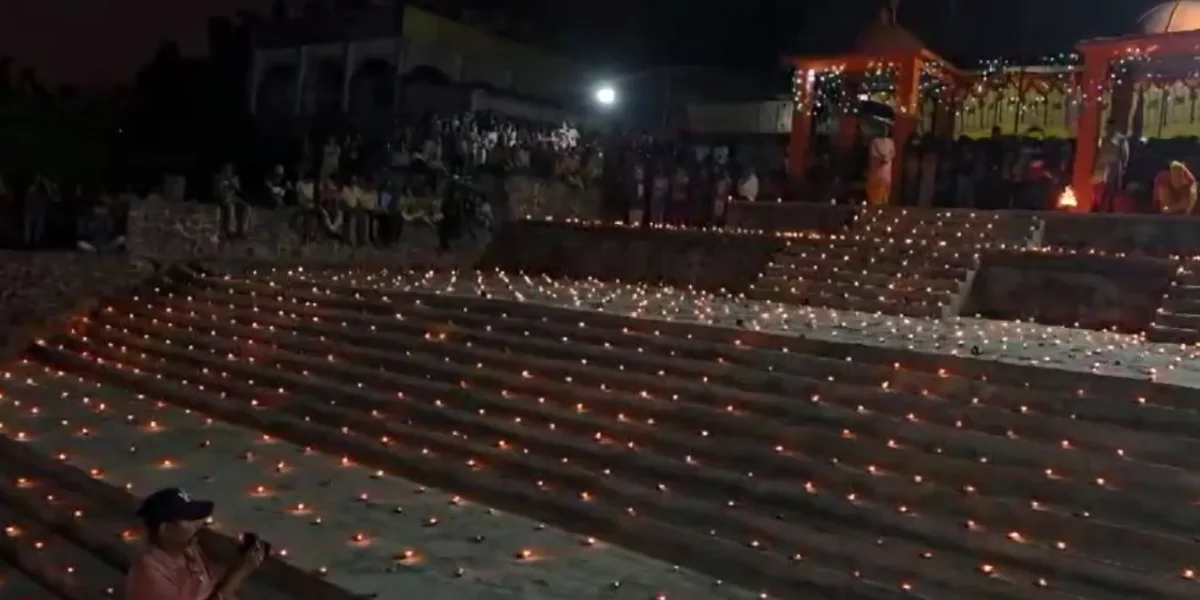 ભરૂચ: ઝાડેશ્વર વિસ્તારમાં આવેલ ગાયત્રી મંદિર ખાતે સવા લાખ દીવડા અને આતશબાજી સાથે નર્મદા જયંતિની ભવ્ય ઉજવણી
