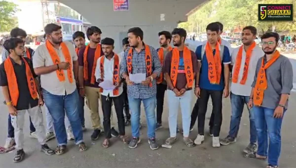 ભરૂચ : SC-STના વિદ્યાર્થીઓને સ્કોલરશિપ નહીં મળતા ABVPએ ઉગ્ર વિરોધ નોંધાવી સરકારના પરિપત્રની હોળી કરી…