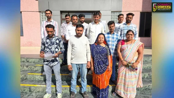 ભરૂચ : ઝઘડીયાના વણાકપોરમાંથી બેફામ દોડતા ઓવરલોડ વાહનો સામે ગ્રામજનોનો વિરોધ, કલેક્ટર કચેરીએ આપ્યું આવેદન…