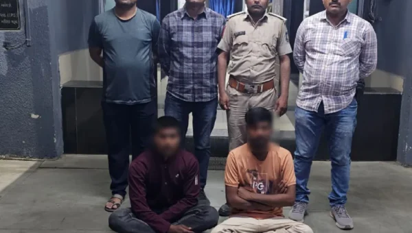 અંકલેશ્વર: GIDC પોલીસે પ્રોહીબીશનના ગુનામાં સંડોવાયેલ કુખ્યાત બુટલેગર સહિત 2 આરોપીની કરી ધરપકડ