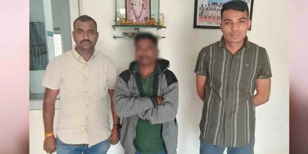 ભરૂચ: પેરોલ ફર્લો સ્ક્વોડે દહેજ પોલીસ મથકના ચોરીના ગુનામાં 15 વર્ષથી ફરાર આરોપીની વડોદરાથી કરી ધરપકડ